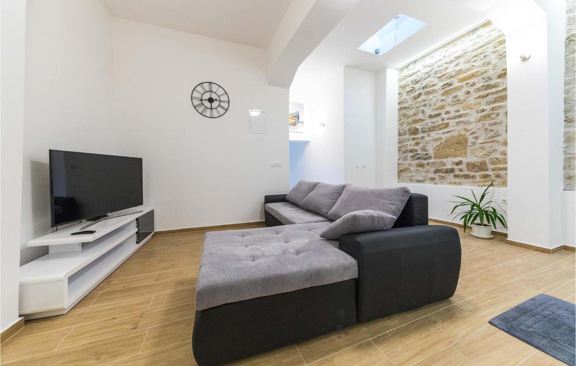 Apartment In Kastel Sucurac With Wifi